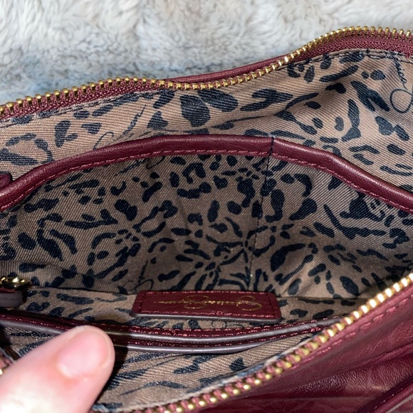 Multi-Zipper Crossbody purse - Picture 5 of 7